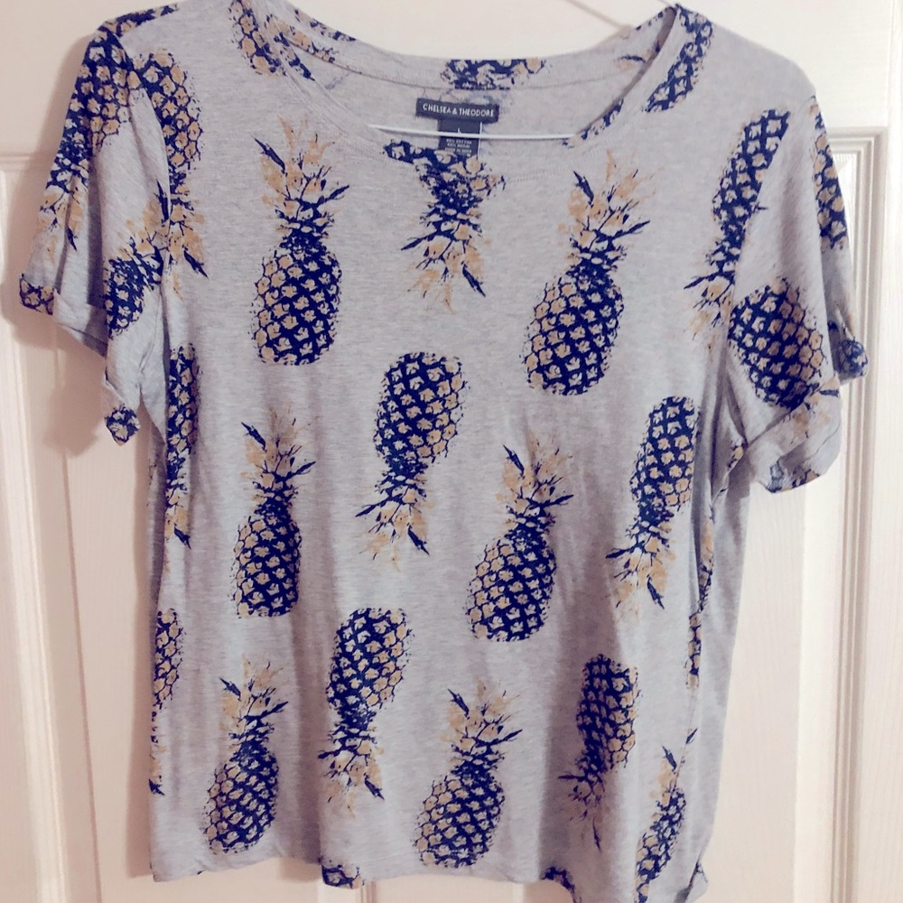 Chelsea and Theodore womens short sleeve shirt size Large